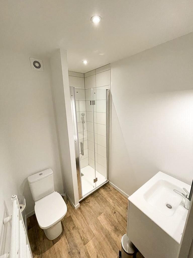 Maison Gaillard, salle d'eau privative avec douche et WC